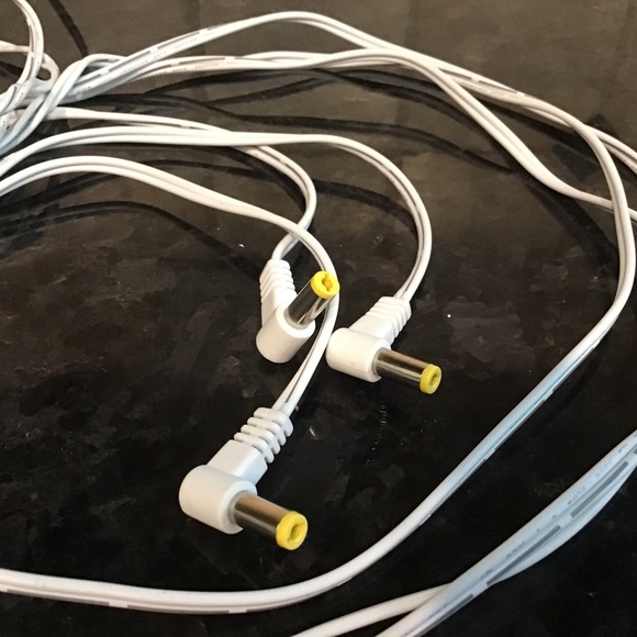 Lemax White 4.5V 3-Output Expansion Adaptor - Picture 3 of 3